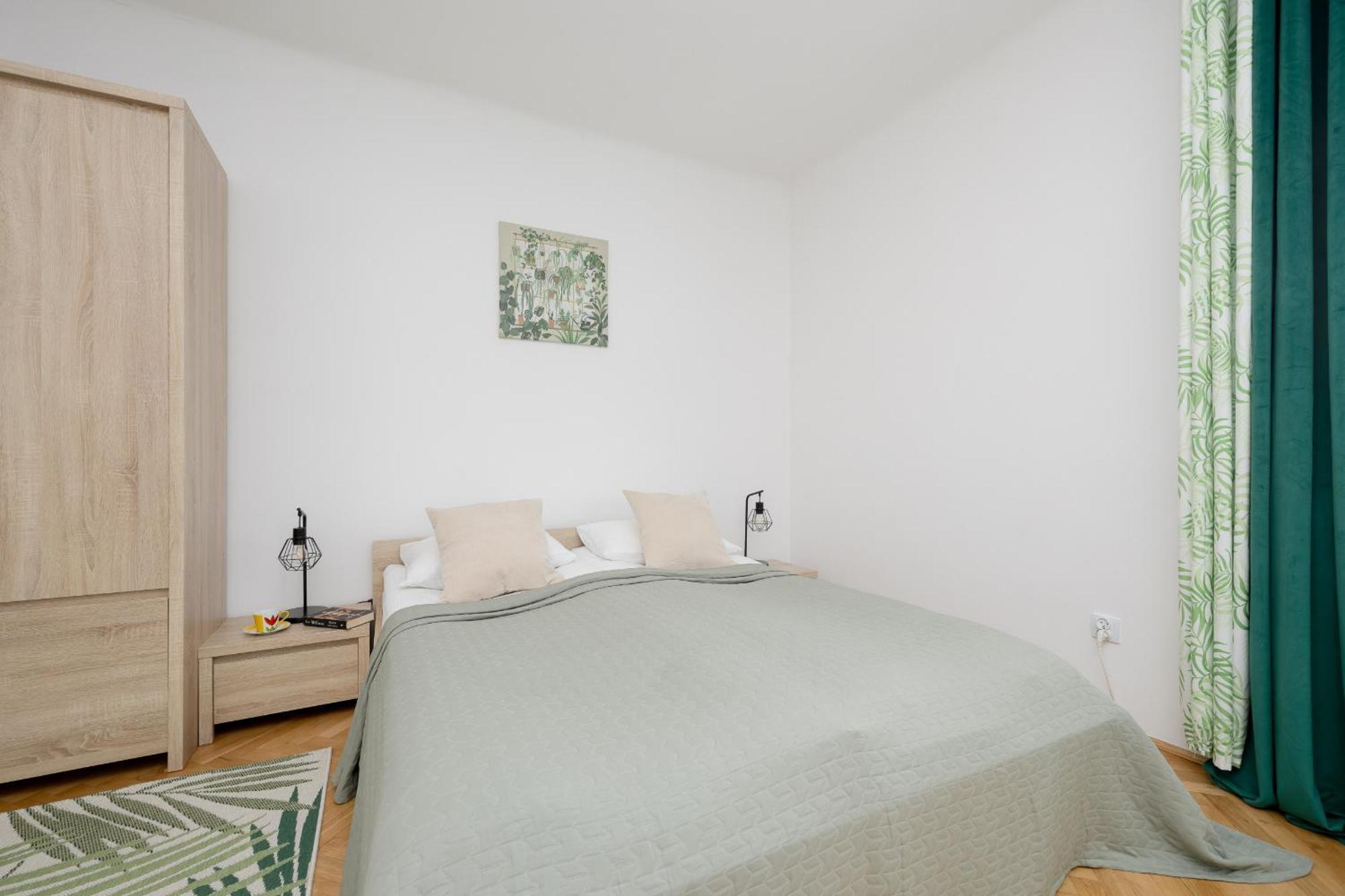 Spacious Apartment For 6 People Near The Old Town By Noclegi Renters Warszawa Exteriör bild