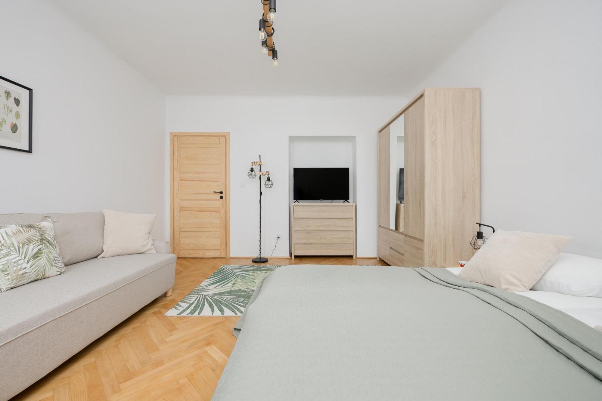 Spacious Apartment For 6 People Near The Old Town By Noclegi Renters Warszawa Exteriör bild